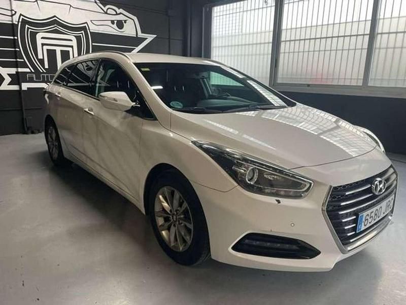 Usado Hyundai i40 141 CV (103 kW) 2016 Blanco Familiar