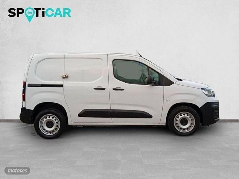 Usado Fiat Doblò 100 CV (73 kW) 2023 Blanco Monovolumen