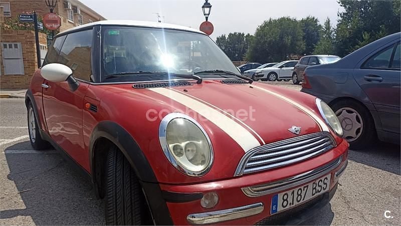 Usado Mini Cooper 115 CV (84 kW) 2002 Rojo Utilitario