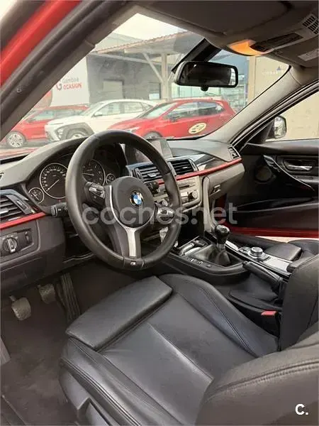 Usado BMW 318 Comfort Edition 143 CV (105 kW) 2015 Rojo Berlina