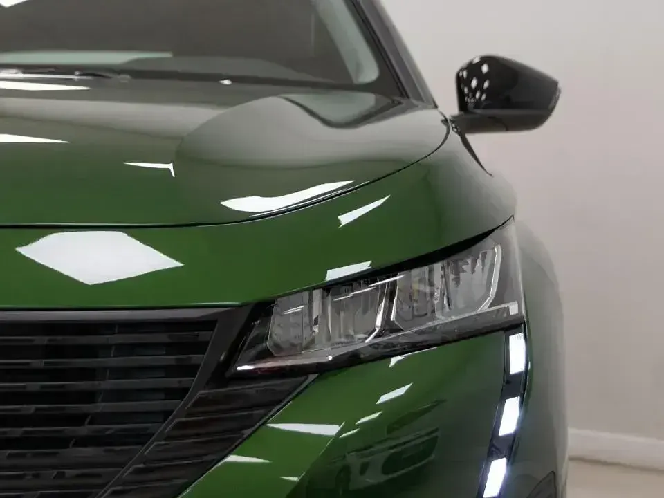 Usado Peugeot 308 Active 130 CV (95 kW) 2022 Verde Berlina