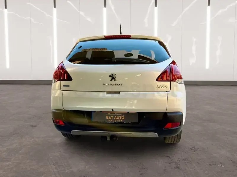 Usado Peugeot 3008 Allure 150 CV (110 kW) 2014 Blanco Familiar