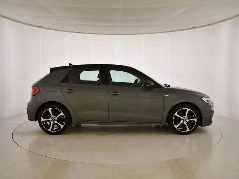 Usado Audi A1 Sportback 110 CV (80 kW) 2021 Gris/plata Utilitario