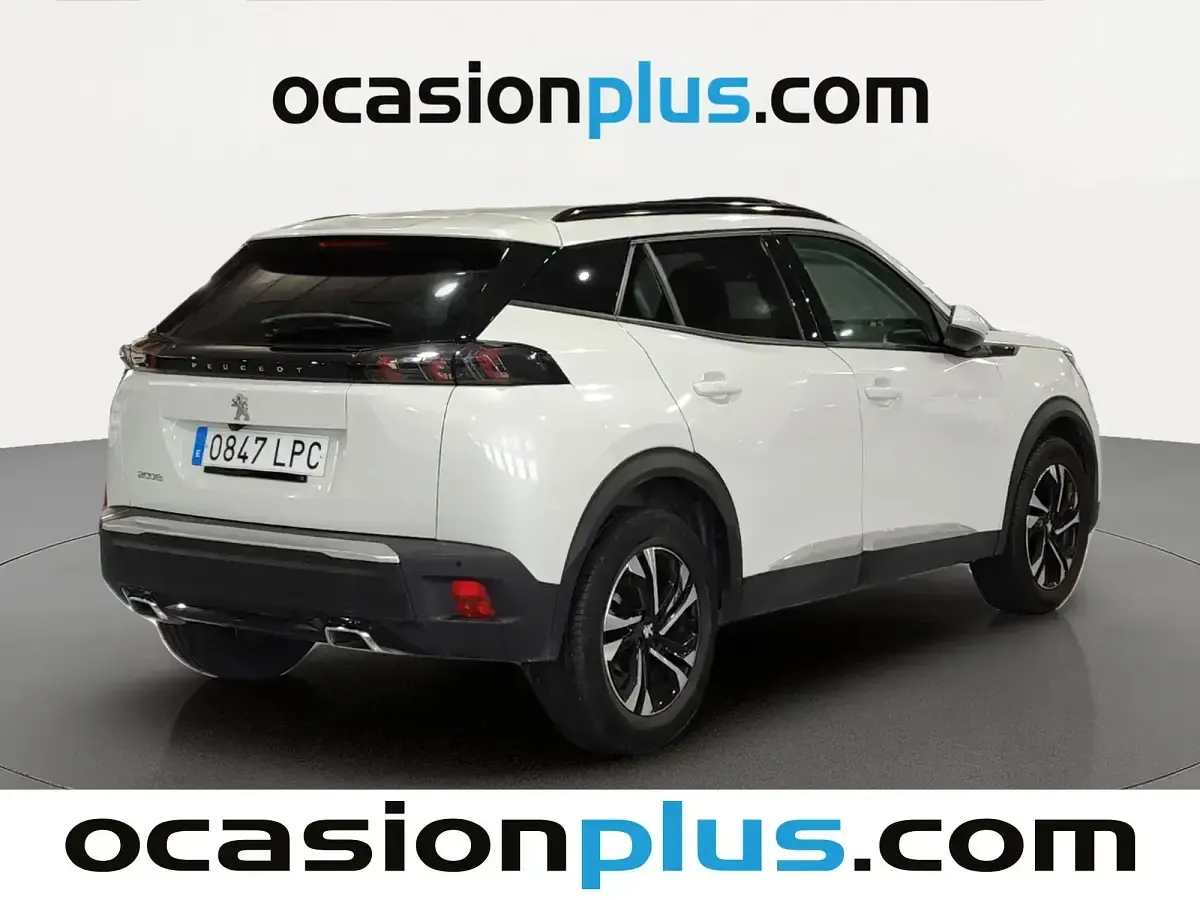 Usado Peugeot 2008 Allure 130 CV (95 kW) 2021 Blanco SUV