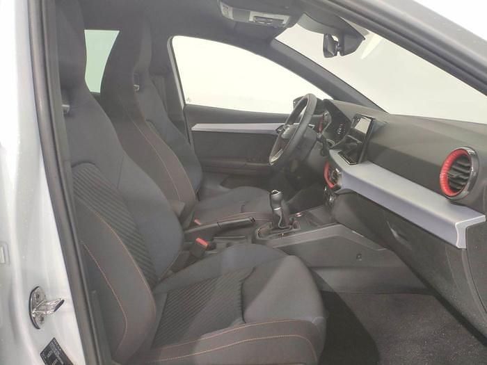 Usado Seat Ibiza FR 115 CV (84 kW) 2025 Blanco Utilitario