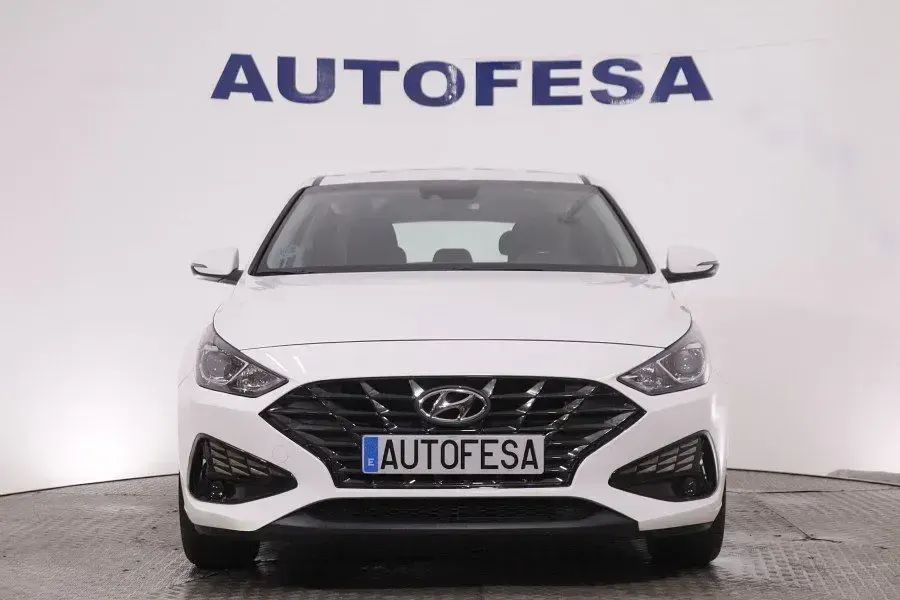 Usado Hyundai i30 110 CV (80 kW) 2023 Blanco