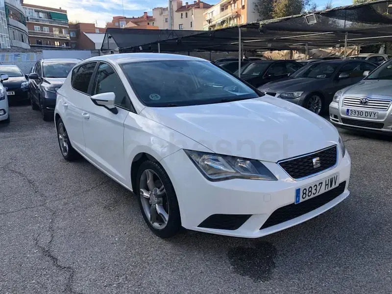 Usado Seat Leon Style 105 CV (77 kW) 2014 Blanco Berlina