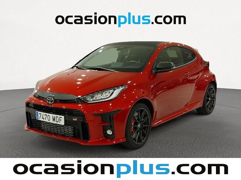 Rojo Usado 2023 Toyota Yaris Utilitario | 39.000 € (Un poco caro) - Imagen 1/4