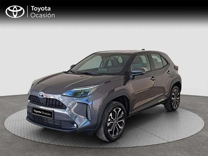 Gris Usado 2024 Toyota Yaris Cross Active SUV | 25.400 € (Un poco caro) - Imagen 1/4
