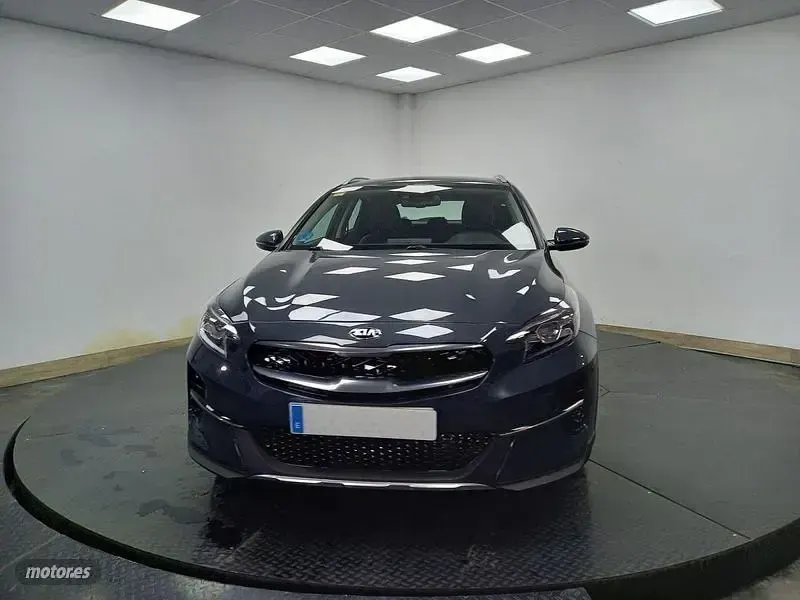 Usado Kia XCeed 141 CV (103 kW) 2021 Gris SUV
