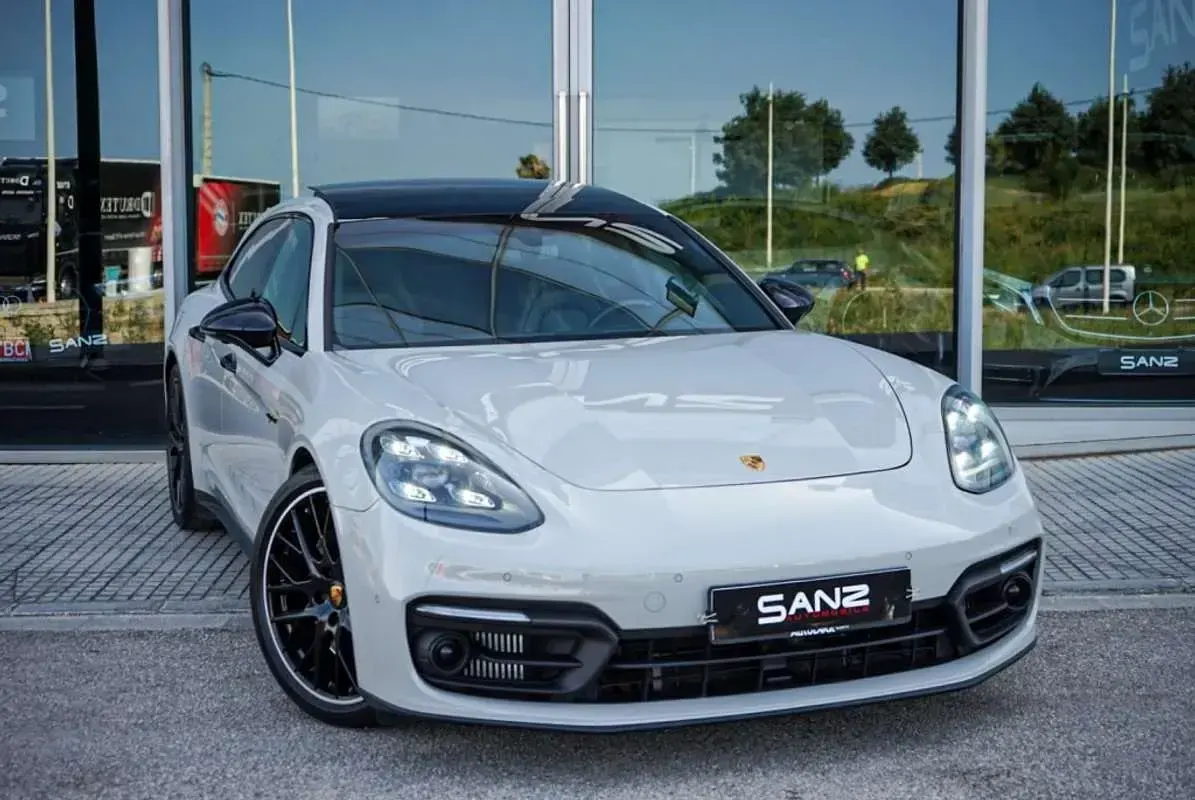 Usado Porsche Panamera 4S E-Hybrid Sport Turismo 560 CV (411 kW) 2022 Beige Utilitario