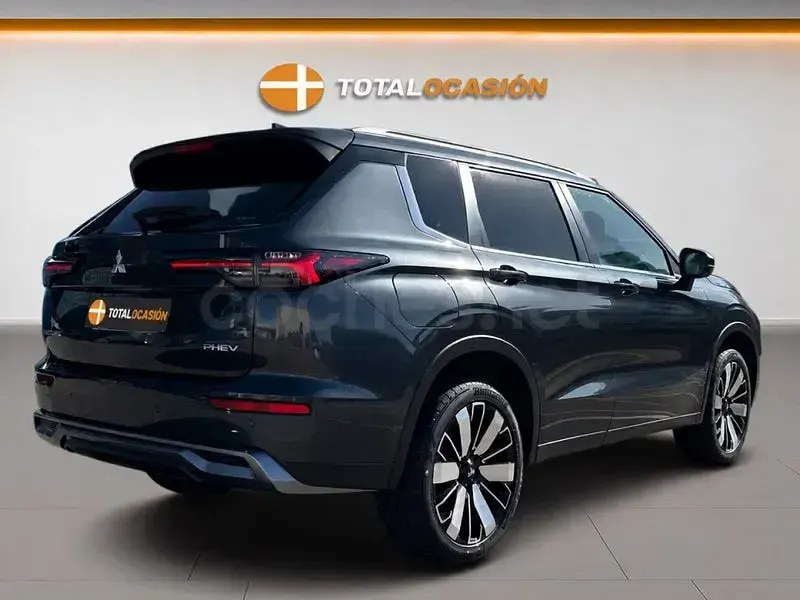 Nuevo Mitsubishi Outlander P-HEV 306 CV (225 kW) 2026 Gris / plata SUV