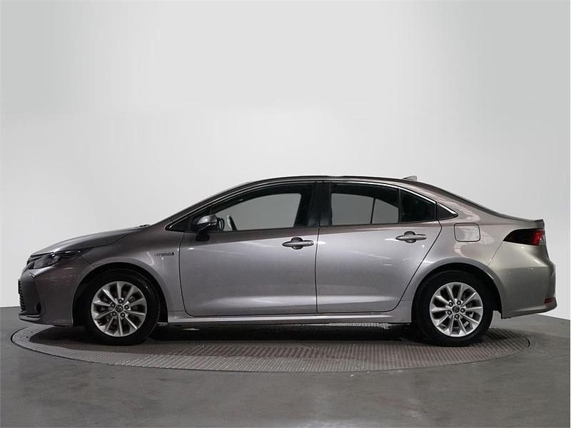 Usado Toyota Corolla Active 122 CV (89 kW) 2020 Gris Berlina