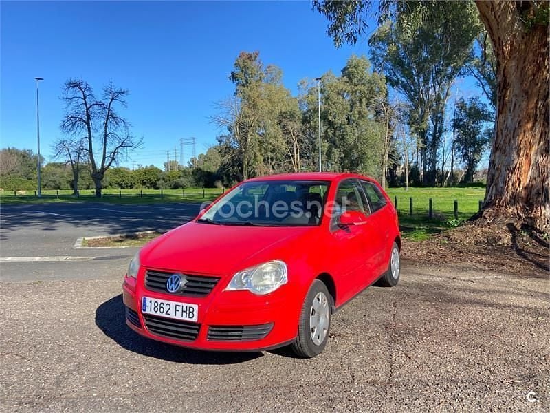 Usado VW Polo Advance 70 CV (51 kW) 2006 Rojo Berlina