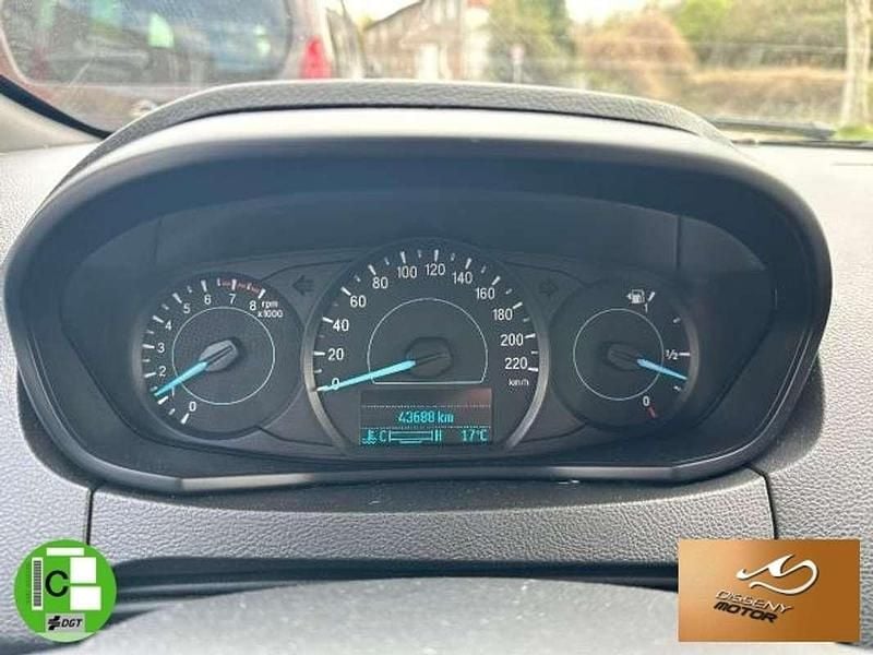 Usado Ford Ka Plus Ultimate 86 CV (63 kW) 2019 Gris Utilitario