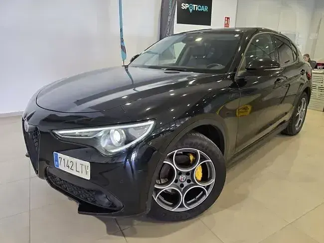 Usado Alfa Romeo Stelvio Sprint 190 CV (139 kW) 2021 Gris SUV