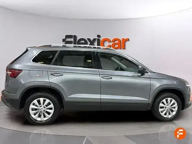 Usado Skoda Karoq Selection 150 CV (110 kW) 2024 Gris SUV