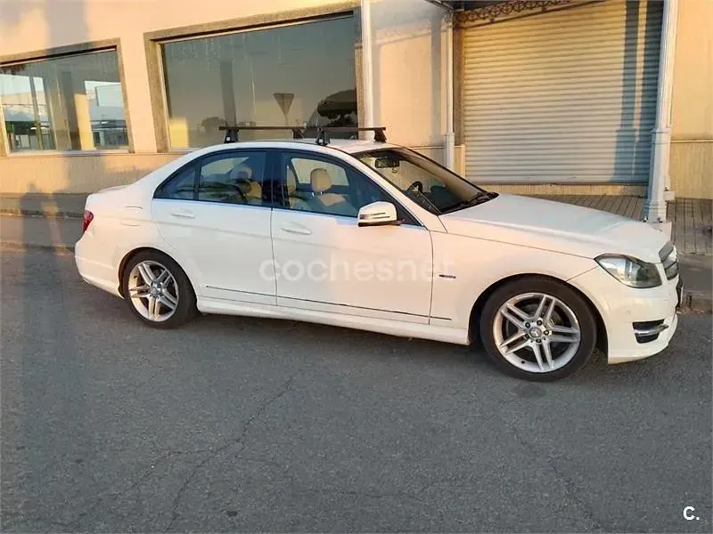 Usado Mercedes C220 Avantgarde 170 CV (125 kW) 2011 Beige Berlina