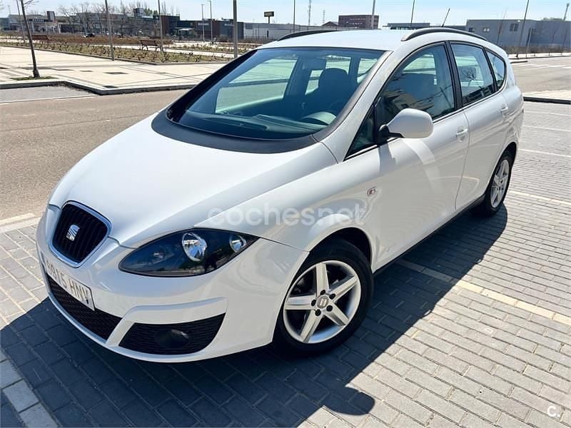 Usado Seat Altea XL Reference 105 CV (77 kW) 2013 Blanco Monovolumen
