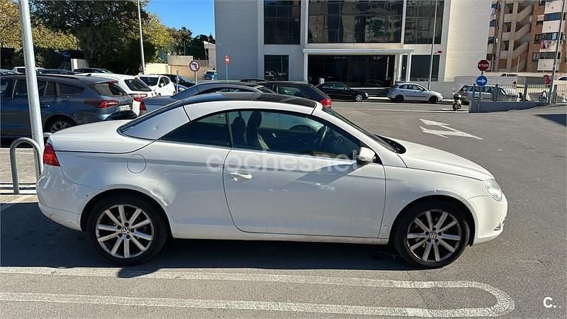 Usado VW Eos 122 CV (89 kW) 2009 Blanco Descapotable