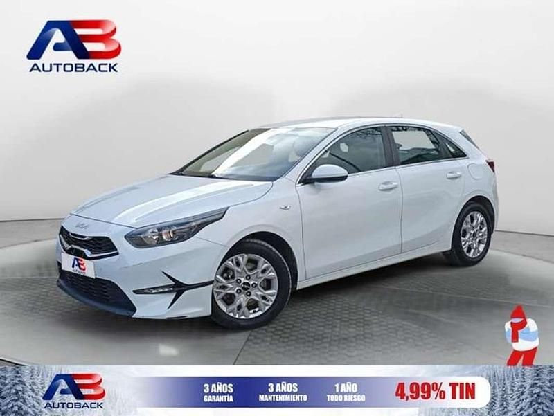 Usado Kia Ceed 101 CV (74 kW) 2022 Blanco Utilitario