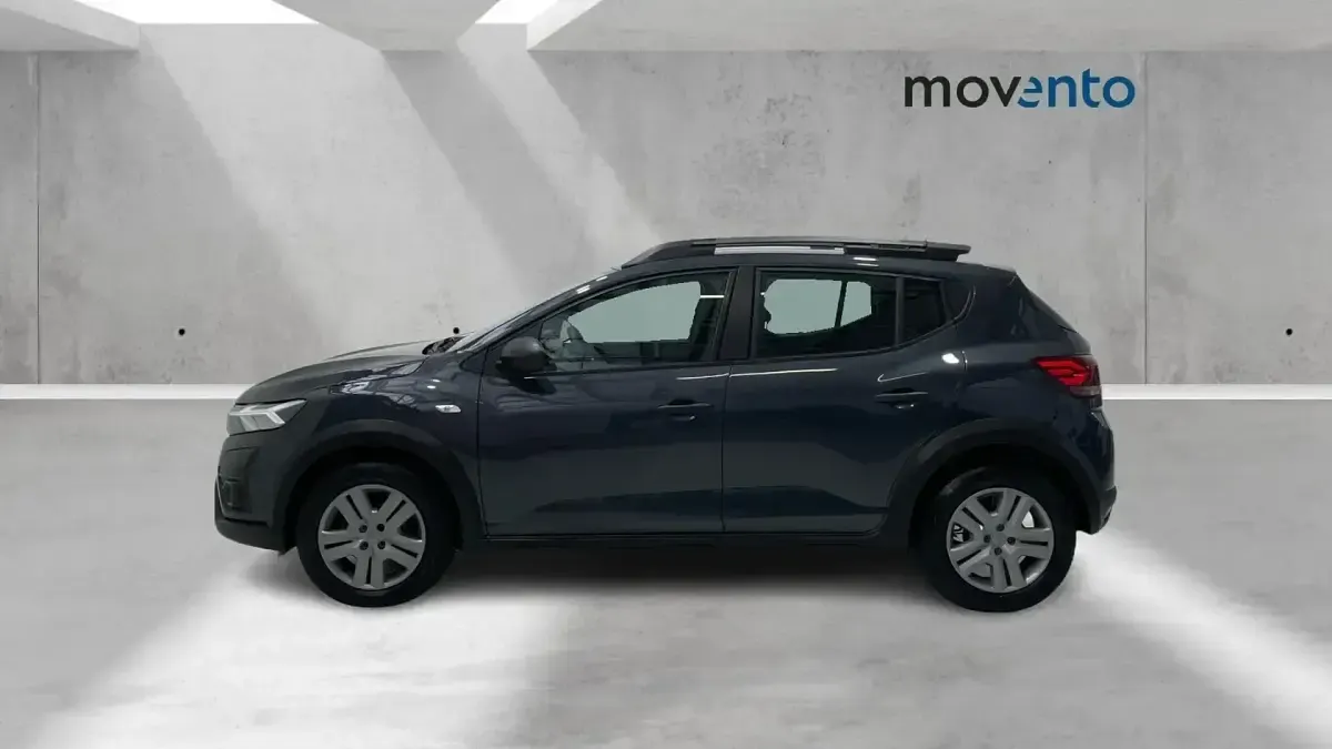 Usado Dacia Sandero Essentiel 101 CV (74 kW) 2023 Negro Berlina
