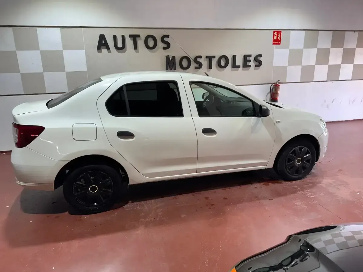 Usado Dacia Logan Lauréate 90 CV (66 kW) 2014 Blanco Berlina