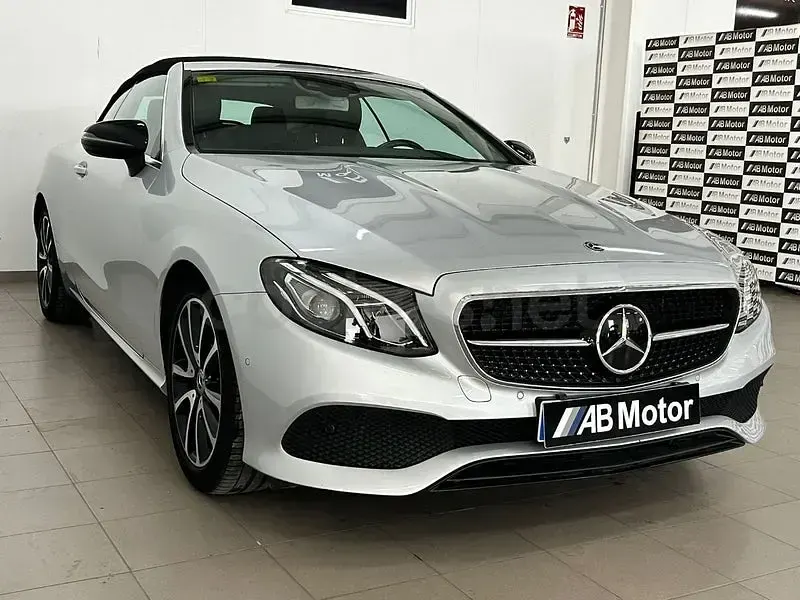 Usado Mercedes E220 194 CV (142 kW) 2019 Gris / plata Descapotable