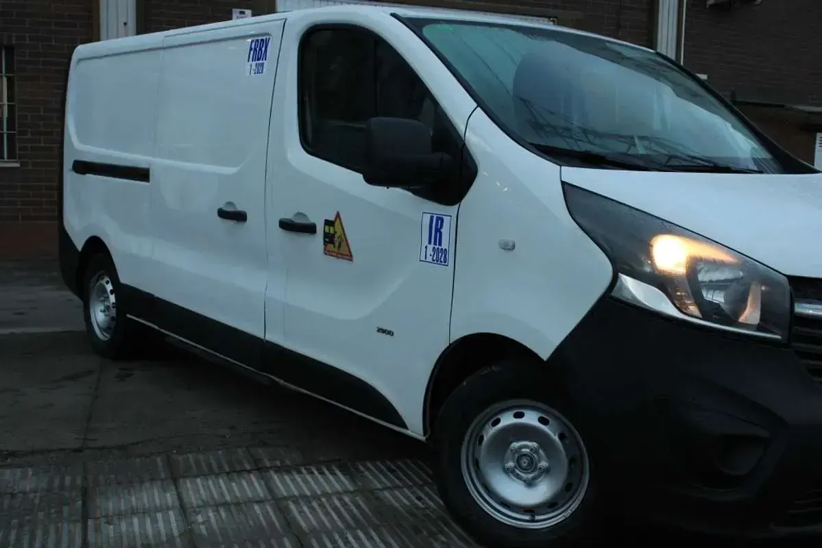 Usado Opel Vivaro Expression 95 CV (69 kW) 2018 Blanco Monovolumen