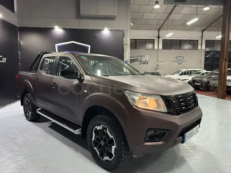 Usado Nissan Navara Acenta 190 CV (139 kW) 2021 Marrón Pickup/Camioneta