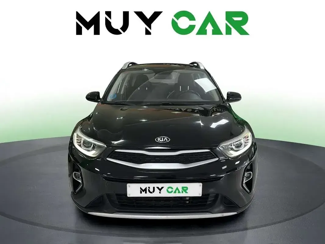 Usado Kia Stonic 101 CV (74 kW) 2021 Negro SUV