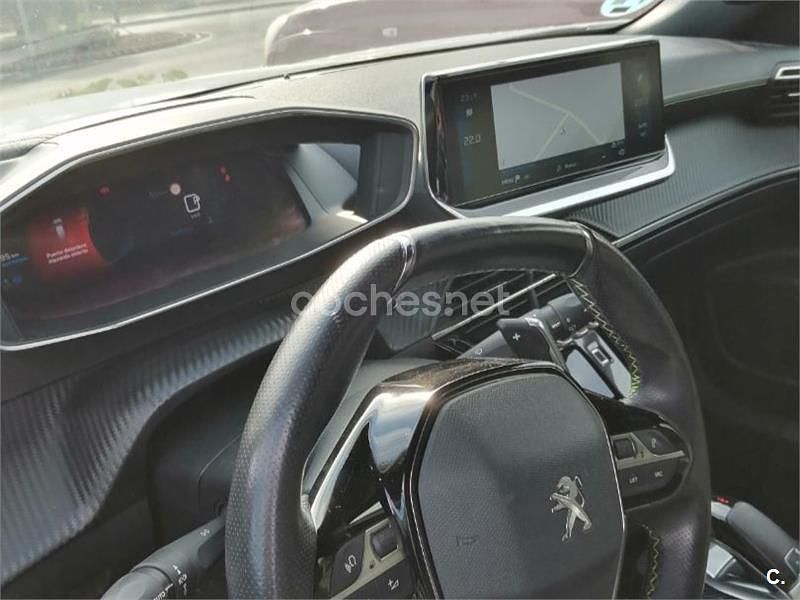 Usado Peugeot 2008 Allure 130 CV (95 kW) 2021 Blanco SUV