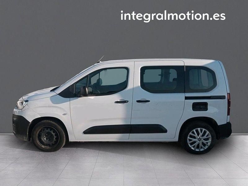 Usado Citroën Berlingo Live 102 CV (75 kW) 2022 Blanco Monovolumen