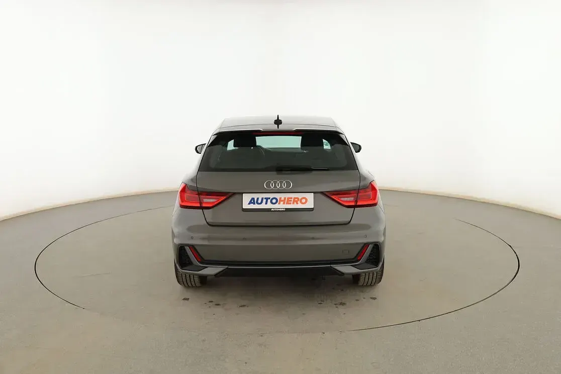 Usado Audi A1 Sportback S-Line 116 CV (85 kW) 2019 Gris Utilitario