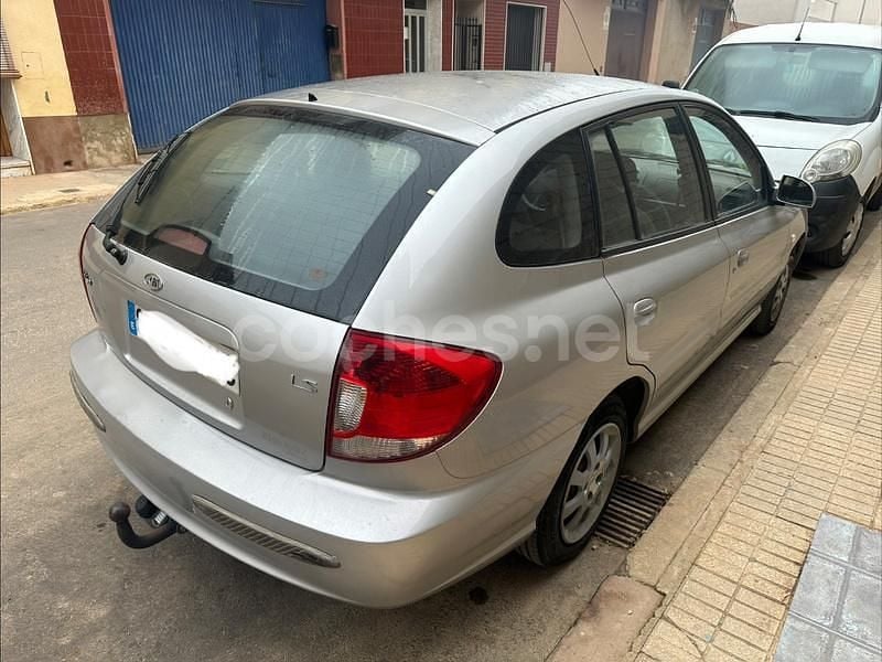 Usado Kia Rio 97 CV (71 kW) 2005 Gris / plata Berlina