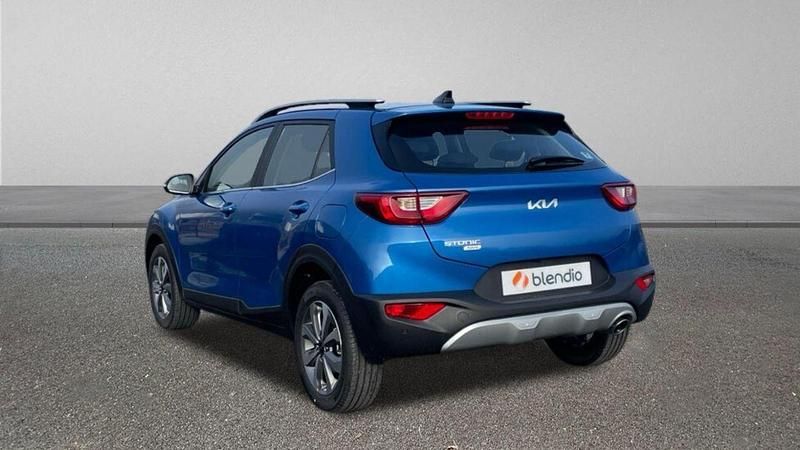 Usado Kia Stonic 100 CV (73 kW) 2024 Negro SUV