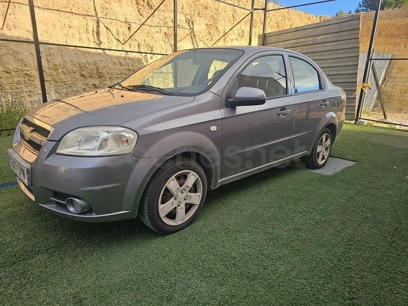 Usado Chevrolet Aveo LT 94 CV (69 kW) 2006 Beige Berlina