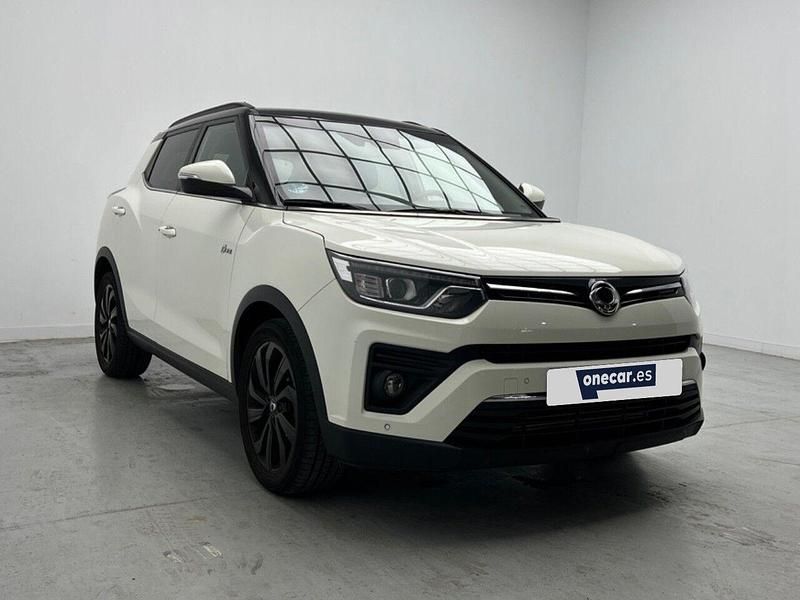 Usado Ssangyong (KGM) Tivoli Limited 163 CV (119 kW) 2021 Blanco SUV