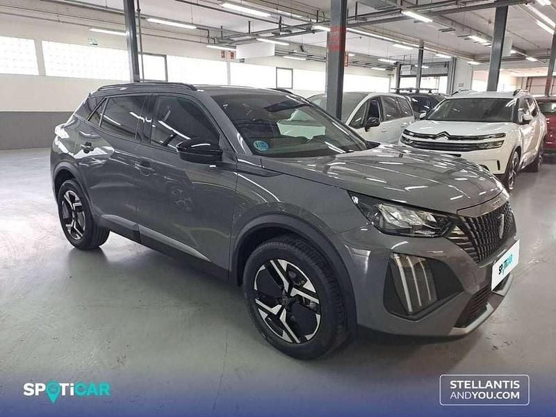 Usado Peugeot 2008 Allure 145 CV (106 kW) 2025 Gris SUV