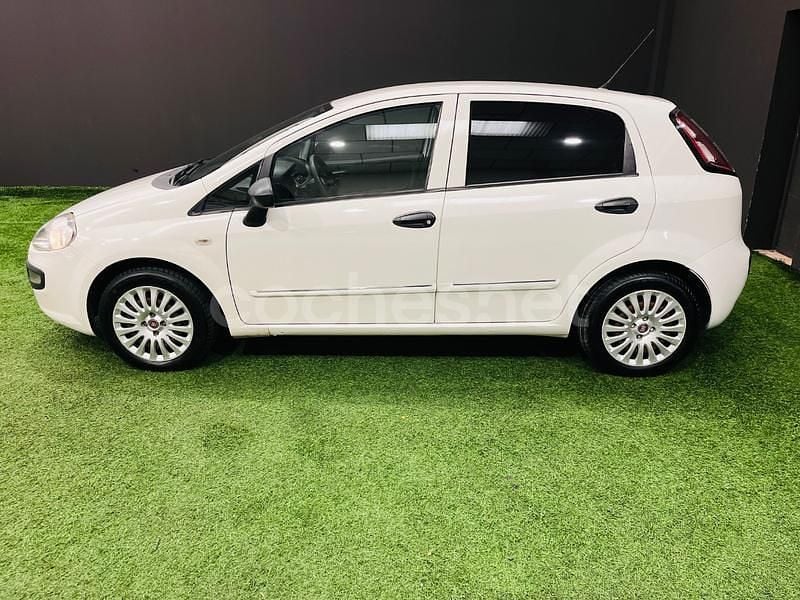 Usado Fiat Punto Evo Dynamic 75 CV (55 kW) 2012 Blanco Utilitario