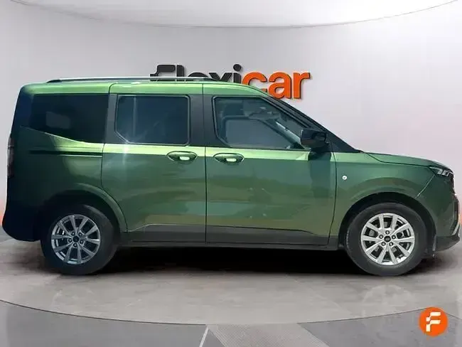 Usado Ford Tourneo Courier Active 125 CV (91 kW) 2024 Verde Monovolumen