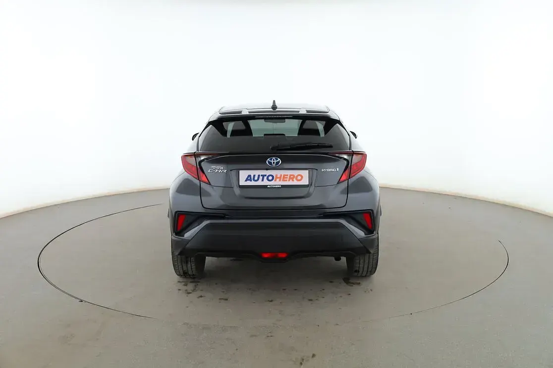 Usado Toyota C-HR Advance 122 CV (89 kW) 2021 Gris SUV