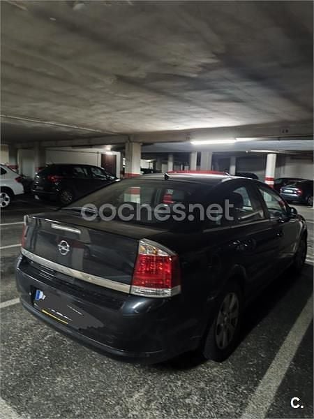 Usado Opel Vectra Elegance 140 CV (102 kW) 2008 Negro Berlina
