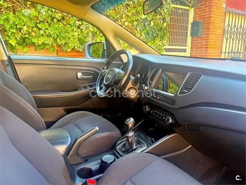 Usado Kia Carens 115 CV (84 kW) 2016 Blanco Monovolumen