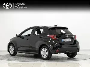 Usado Toyota Yaris Active 116 CV (85 kW) 2021 Negro Utilitario