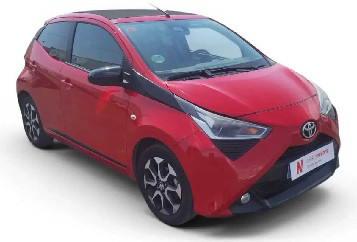 Usado Toyota Aygo X-clusiv 72 CV (52 kW) 2019 Rojo Utilitario