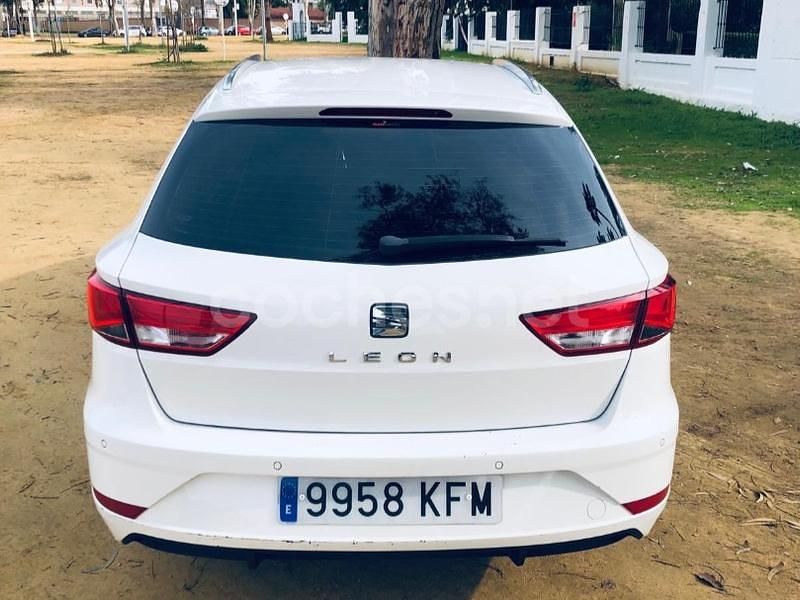 Usado Seat Leon Reference 115 CV (84 kW) 2017 Blanco Familiar