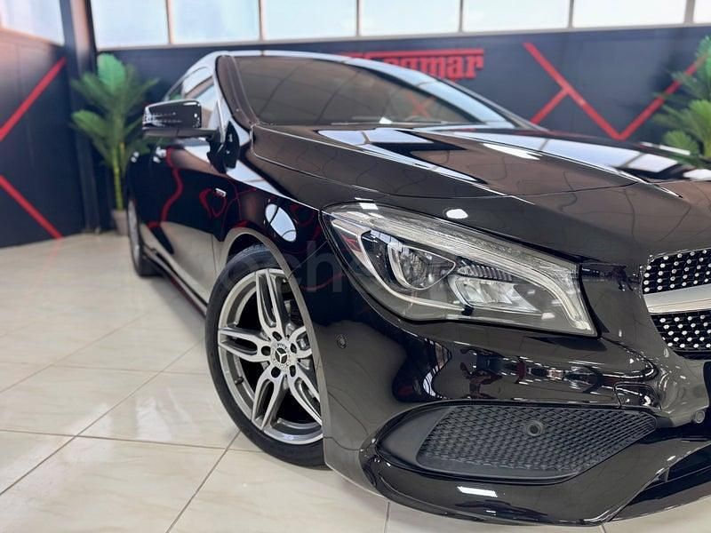 Usado Mercedes CLA200 Shooting Brake 136 CV (100 kW) 2018 Negro Familiar