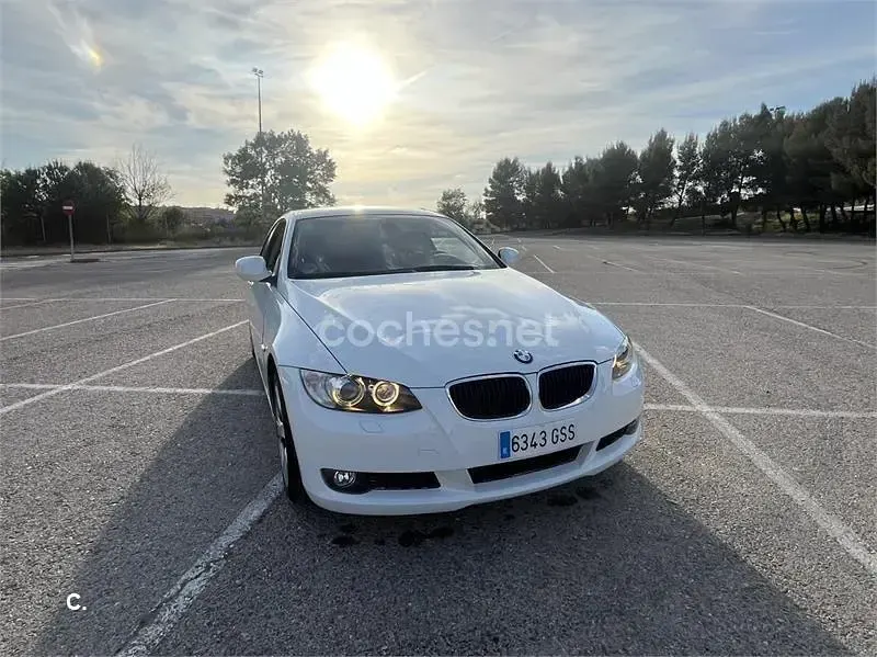 Usado BMW 320 170 HP (125 kW) 2010 Branco Coupé