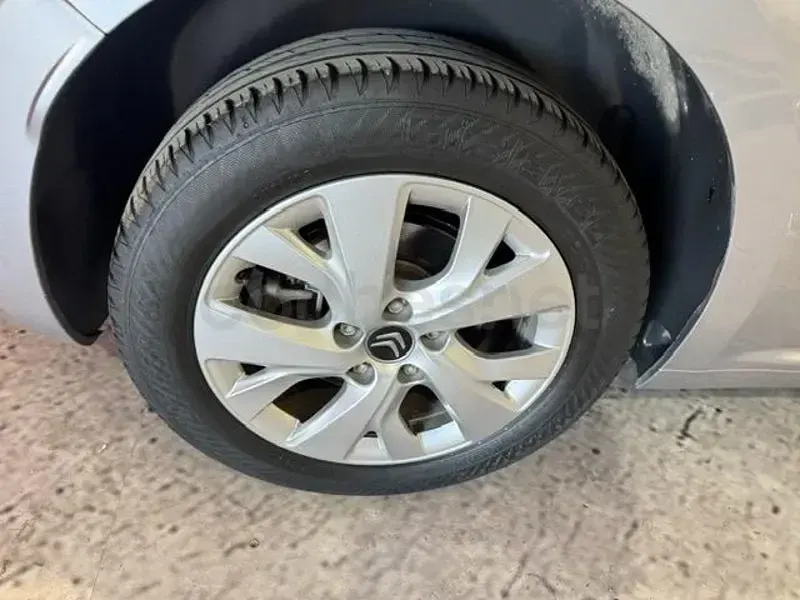 Usado Citroën C4 Feel 130 CV (95 kW) 2021 Gris / plata Berlina